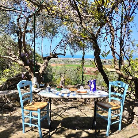 콘베르사노 Le Finestre Sul Mare B&B 외부 사진
