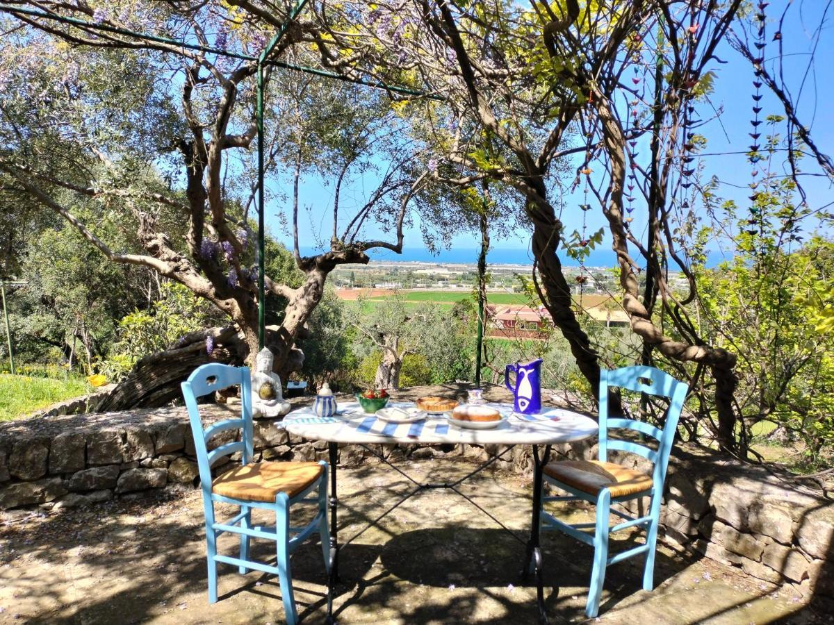 콘베르사노 Le Finestre Sul Mare B&B 외부 사진