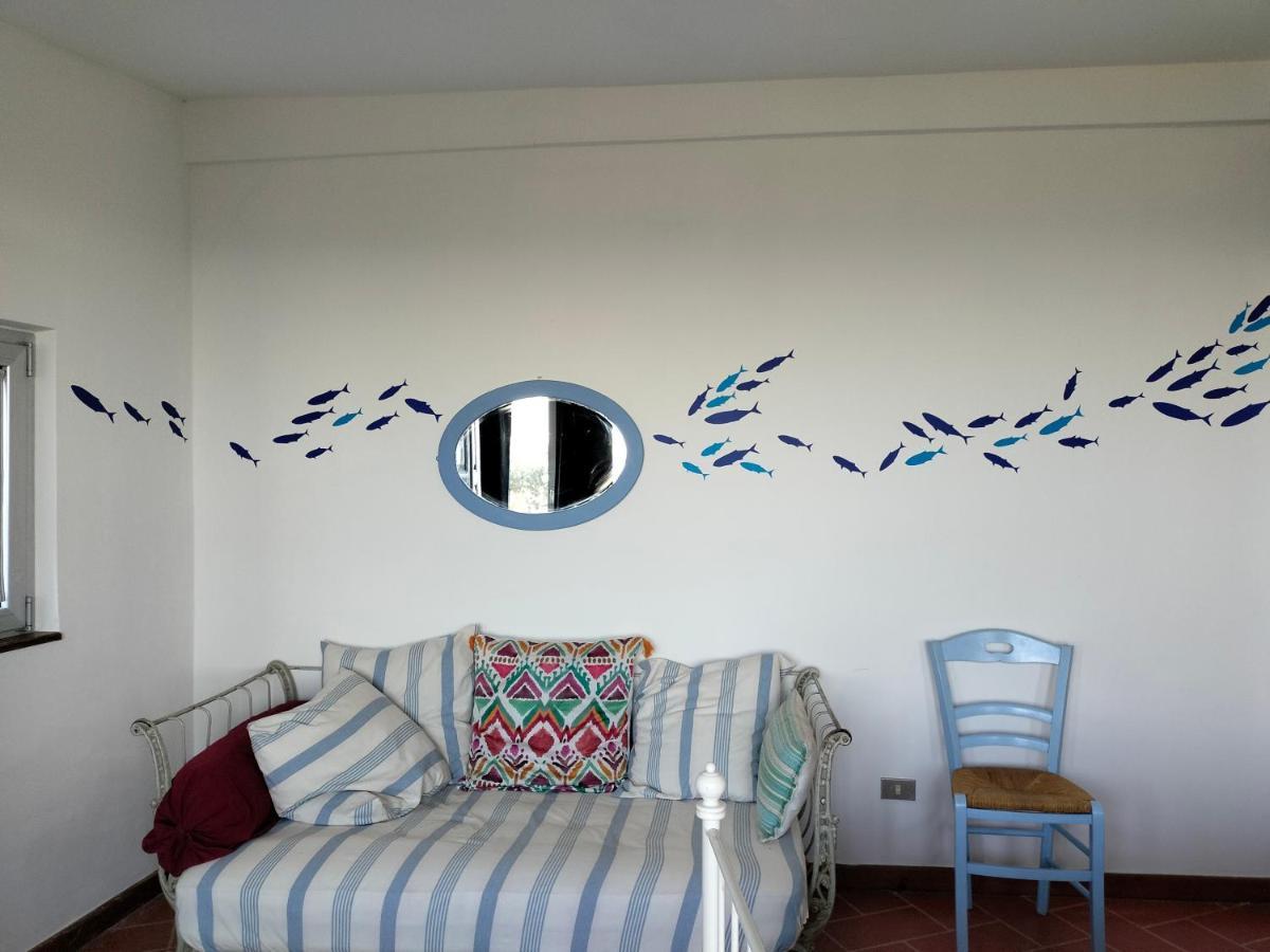콘베르사노 Le Finestre Sul Mare B&B 외부 사진