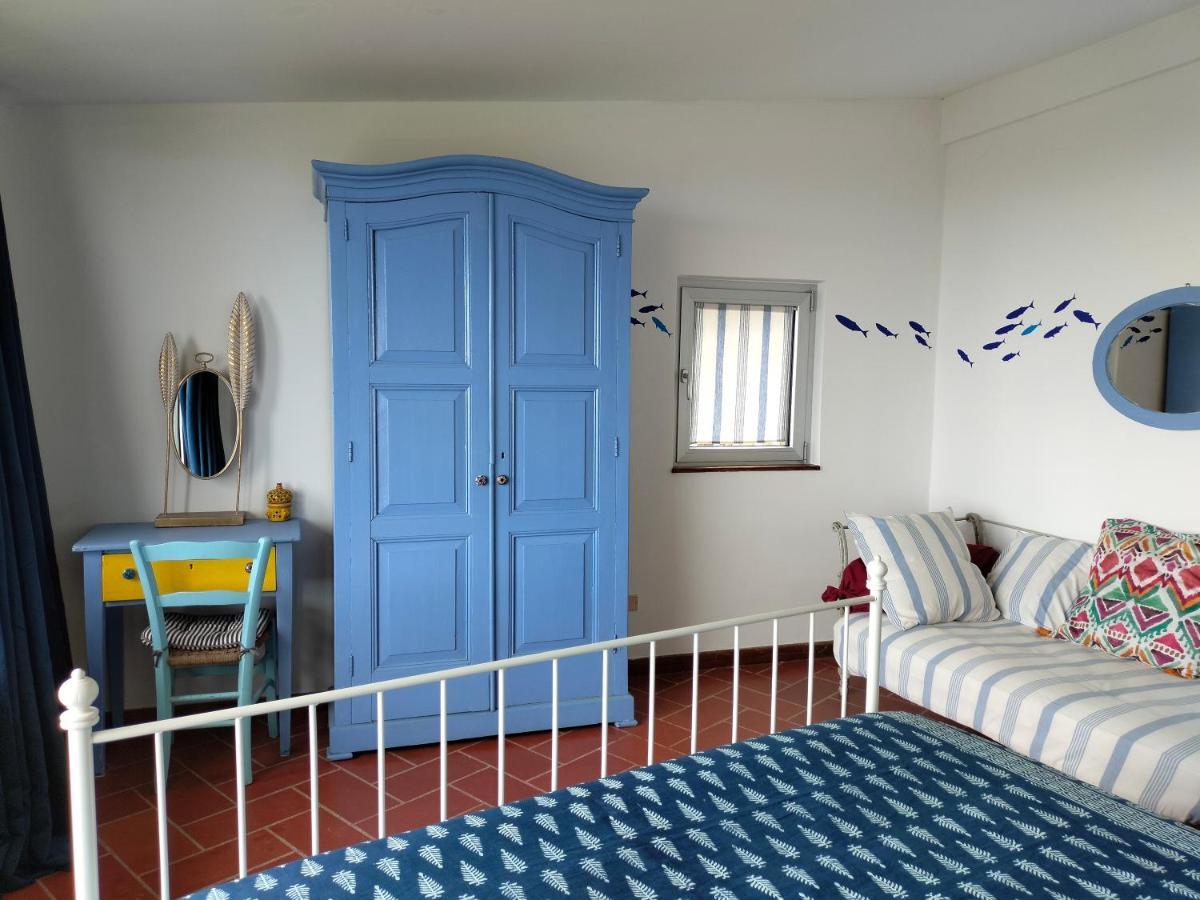 콘베르사노 Le Finestre Sul Mare B&B 외부 사진